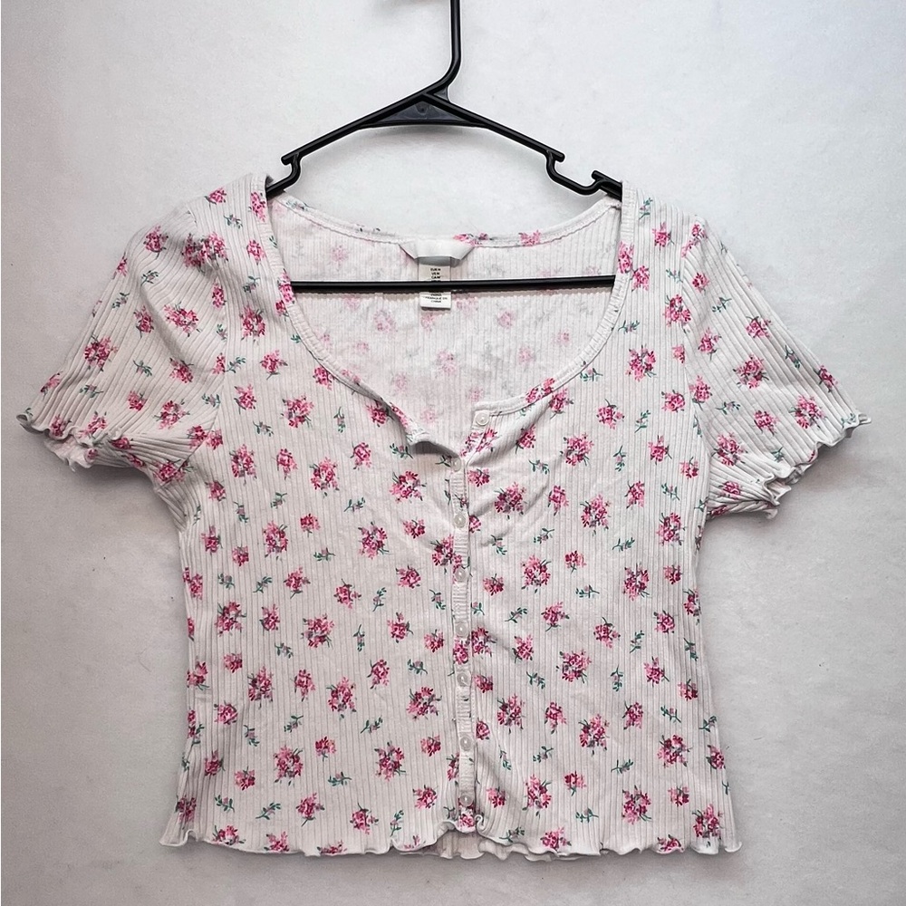 H&M Button Front Ribbed White Pink Rose‎ Floral Top ribbed cotton jersey. Medium